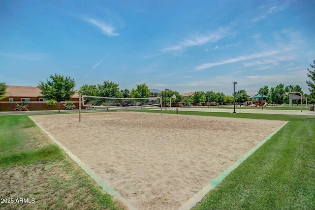 3875 E Appaloosa Rd, Gilbert, AZ 85296 - surrounding community featuring volleyball court and a yard