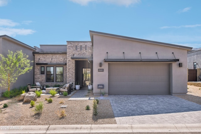 view of front facade with a garage