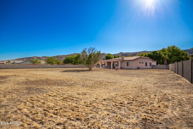 2914 E Gary Way, Phoenix, AZ 85042 - fenced backyard featuring a mountain view