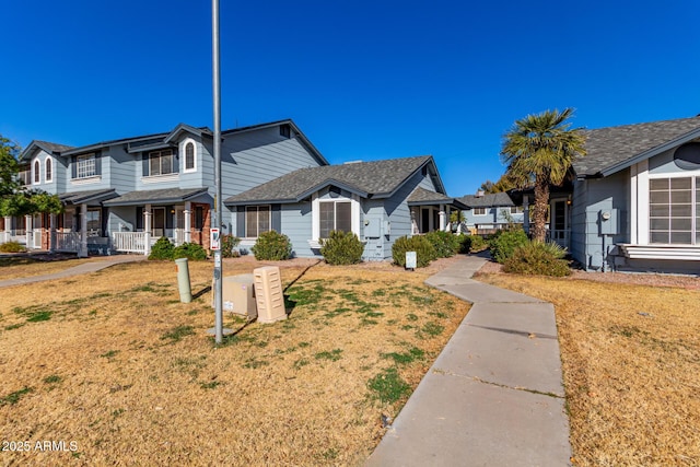 view of front of house featuring a front yard