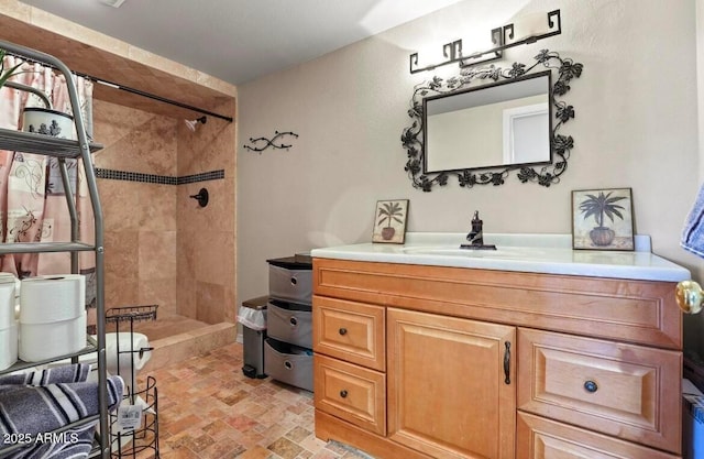 106 N Lariat Way, Payson, AZ 85541 - full bath with vanity, stone finish floor, and tiled shower