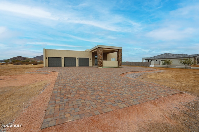 view of front facade featuring a garage