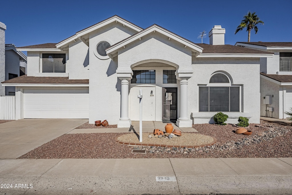 view of front of house featuring a garage