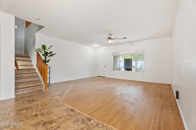 empty room featuring ceiling fan