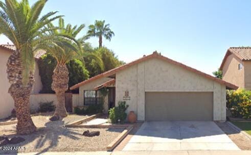 view of front facade featuring a garage