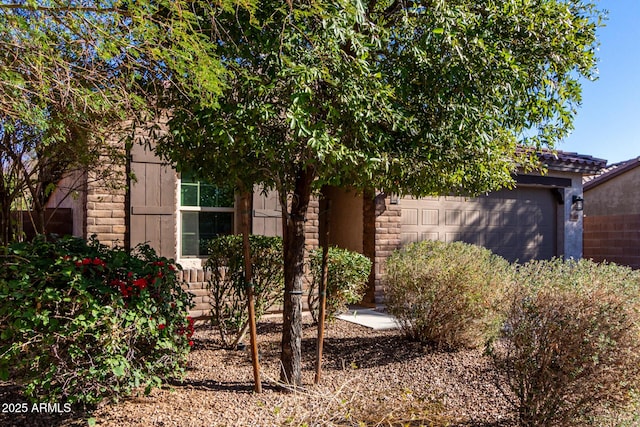 view of yard with a garage