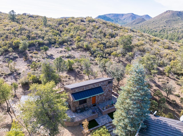 drone / aerial view featuring a mountain view