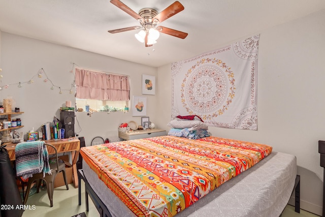 bedroom featuring ceiling fan