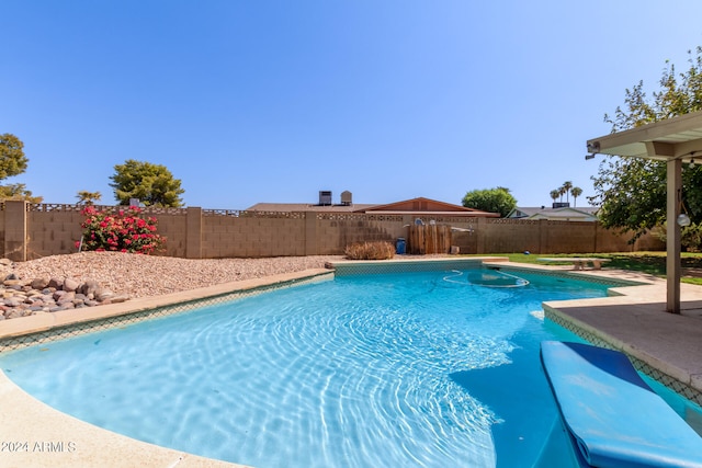 view of swimming pool