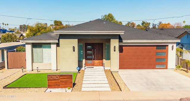 view of front facade featuring a garage