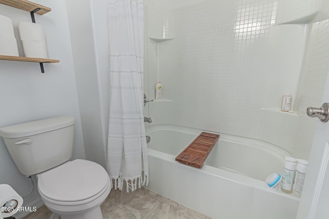 996 W Shannons Way, Coolidge, AZ 85128 - full bath featuring shower / tub combo with curtain and toilet