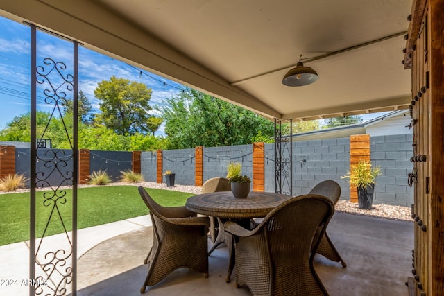 2520 E Flower St, Phoenix, AZ 85016 - view of patio