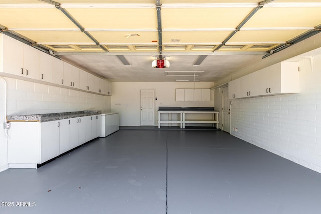 2547 W Naranja Ave, Mesa, AZ 85202 - garage with a garage door opener