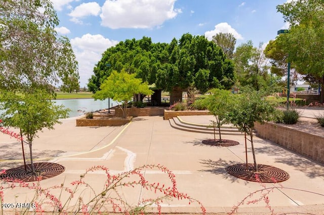 2547 W Naranja Ave, Mesa, AZ 85202 - view of property's community featuring a water view