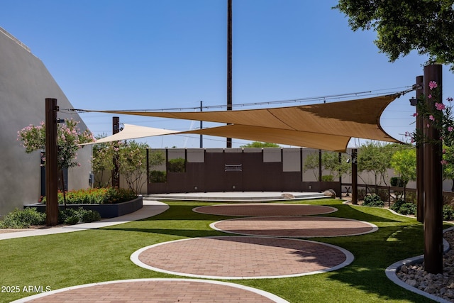 2547 W Naranja Ave, Mesa, AZ 85202 - view of home's community with a lawn