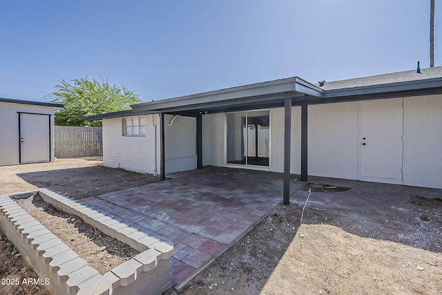 1616 E Pecan Rd, Phoenix, AZ 85040 - rear view of property with a patio area