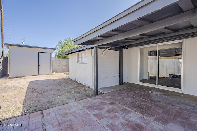 1616 E Pecan Rd, Phoenix, AZ 85040 - view of patio featuring a shed