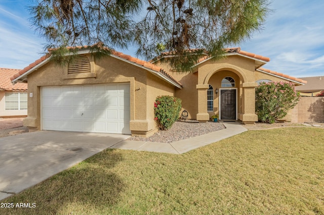 view of front facade featuring a garage and a front yard