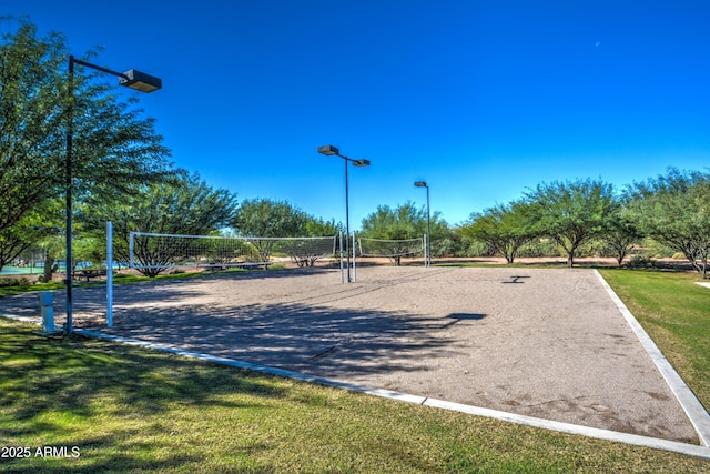 6554 W Rushmore Way, Florence, AZ 85132 - surrounding community featuring volleyball court and a yard