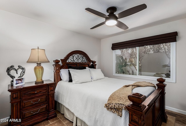 bedroom with ceiling fan