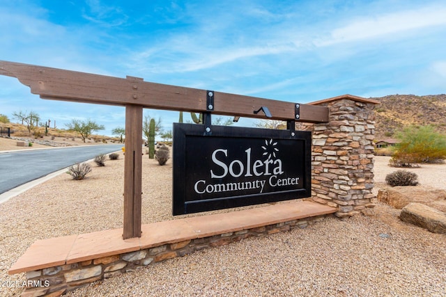 view of community / neighborhood sign