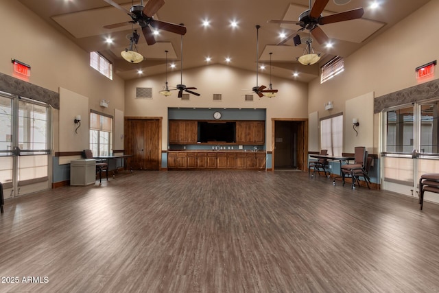 living area featuring dark wood-style floors and visible vents