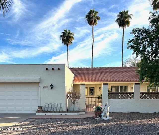 view of front of house featuring a garage