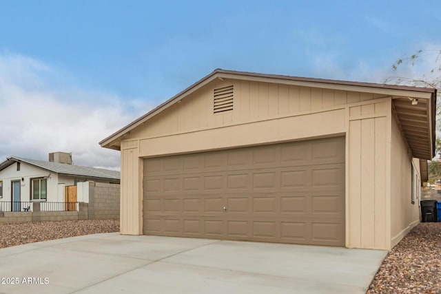 9105 N 13th St, Phoenix, AZ 85020 - view of detached garage