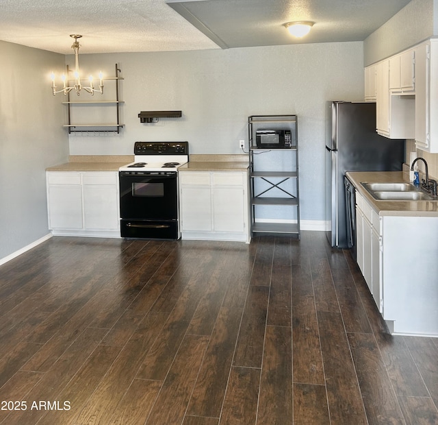 1440 N Idaho Rd Unit 2041, Apache Junction, AZ 85119 - kitchen featuring electric range, white cabinetry, a chandelier, and dark wood-style flooring