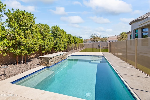 view of swimming pool