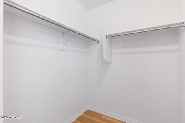 2109 W Wildhorse Dr, Chandler, AZ 85286 - walk in closet featuring light wood-style flooring