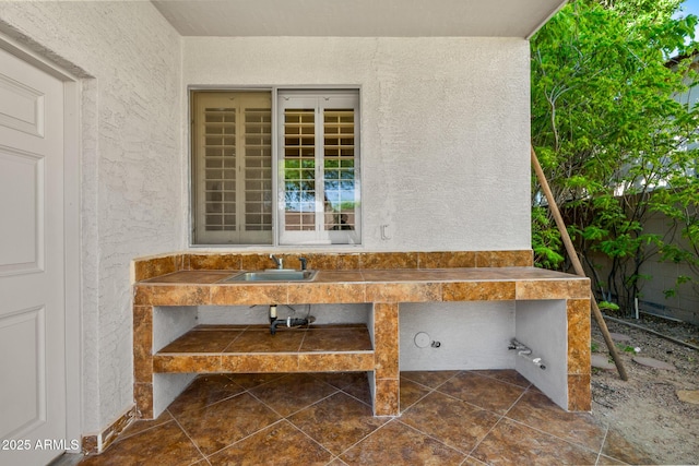 2109 W Wildhorse Dr, Chandler, AZ 85286 - exterior view of stucco siding and a sink