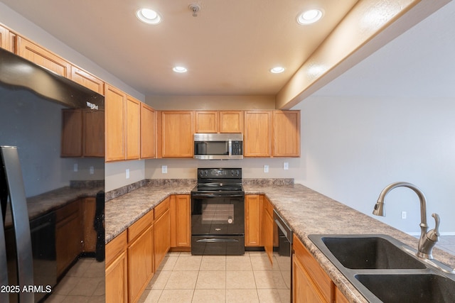 16021 N 30th St Unit 122, Phoenix, AZ 85032 - kitchen with black appliances, a sink, recessed lighting, and light tile patterned floors