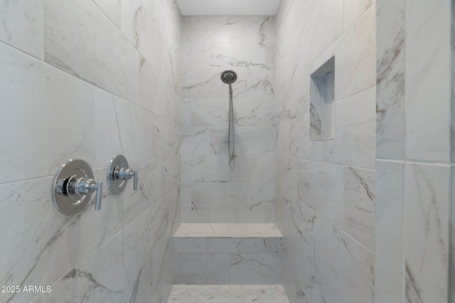 21134 W Minnezona Ave, Buckeye, AZ 85396 - bathroom with a tile shower