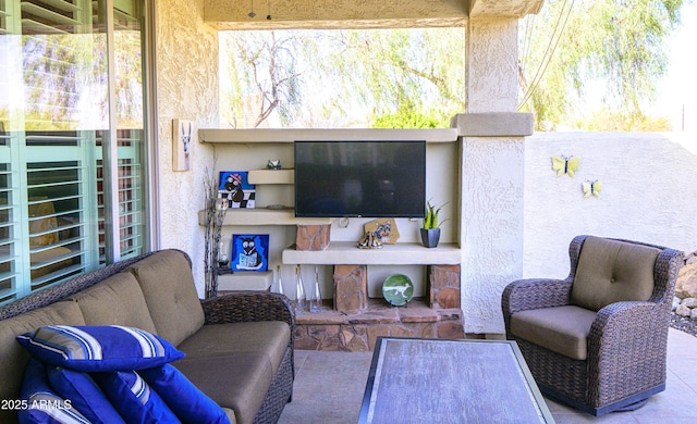 view of patio / terrace featuring an outdoor hangout area