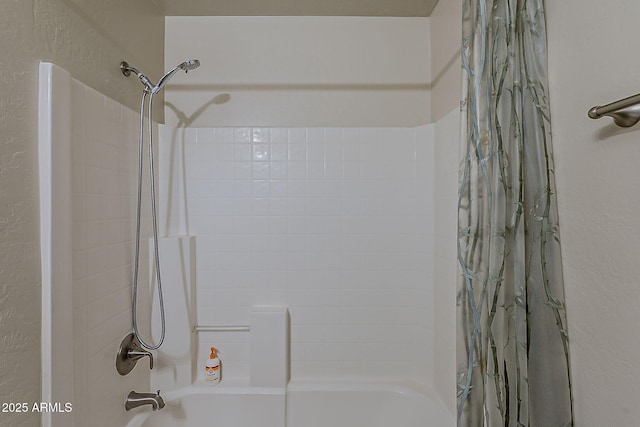 2125 W Central Ave, Coolidge, AZ 85128 - full bath with shower / bath combo with shower curtain