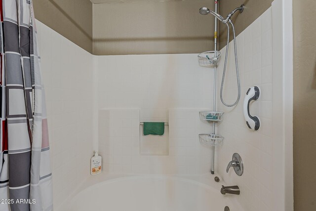 2125 W Central Ave, Coolidge, AZ 85128 - full bath featuring shower / bath combo with shower curtain