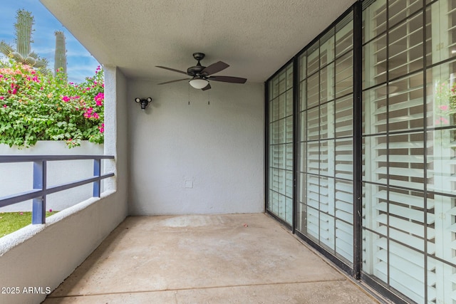 902 W Glendale Ave Unit 102, Phoenix, AZ 85021 - balcony with ceiling fan