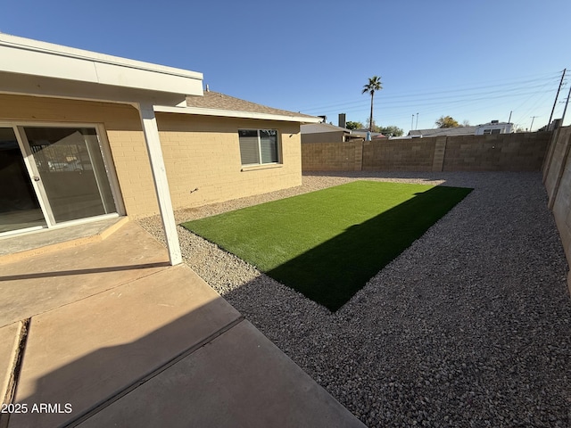 2429 E Alameda Dr, Tempe, AZ 85282 - view of yard featuring a patio area and a fenced backyard