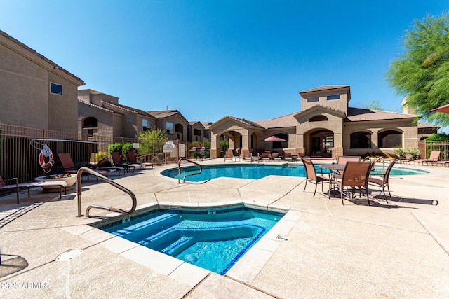 29606 N Tatum Blvd Unit 245, Cave Creek, AZ 85331 - community pool with a hot tub and a patio area