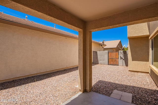 5113 E Greenway St E, Mesa, AZ 85205 - view of patio featuring a gate