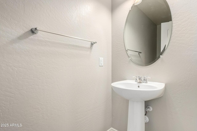 5113 E Greenway St E, Mesa, AZ 85205 - bathroom with a sink