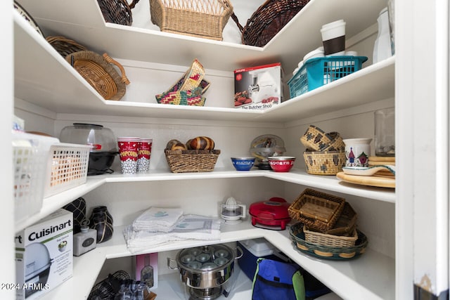 3507 N Snead Dr, Goodyear, AZ 85395 - view of pantry