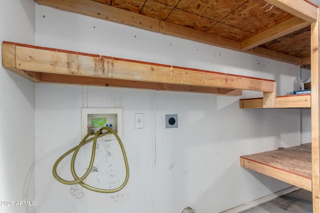 laundry area featuring hookup for an electric dryer and hookup for a washing machine