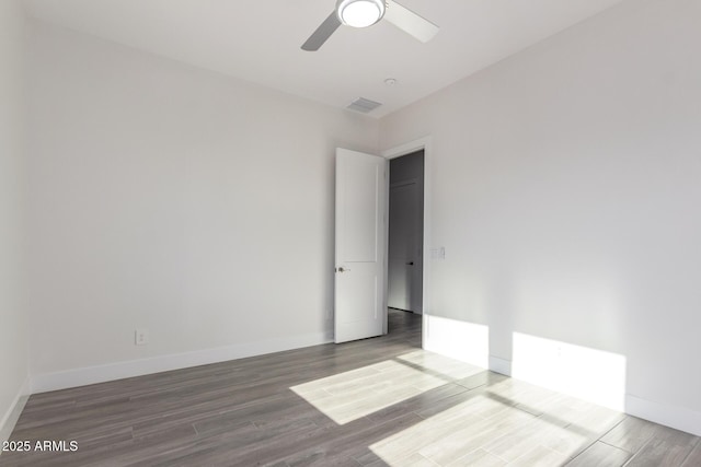 empty room with ceiling fan