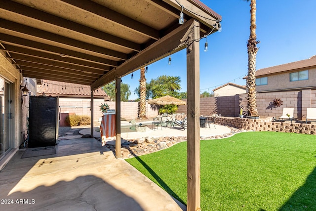 view of yard with a patio