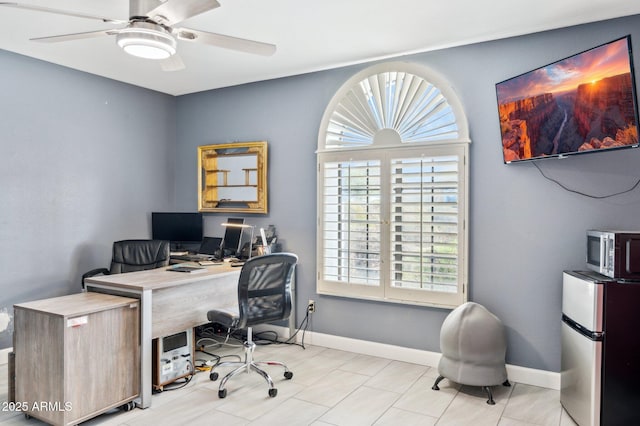 office area with ceiling fan