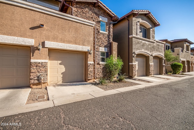 view of front facade featuring a garage