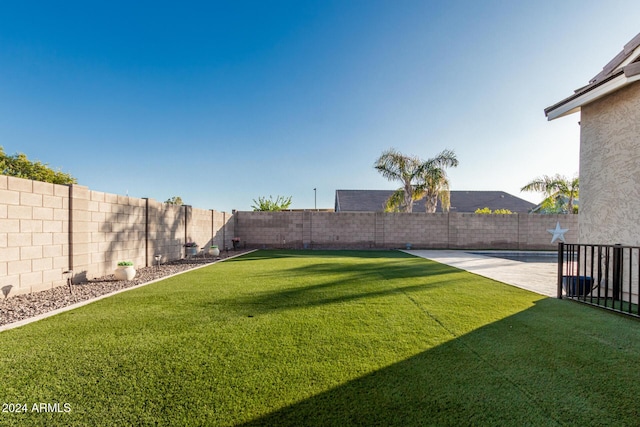 view of yard with a patio area