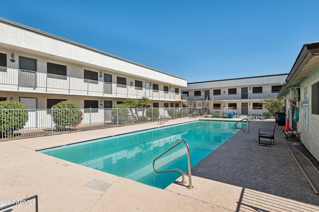 view of swimming pool